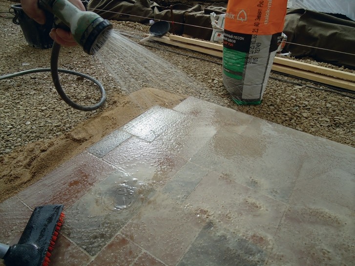 Увлажнение швов